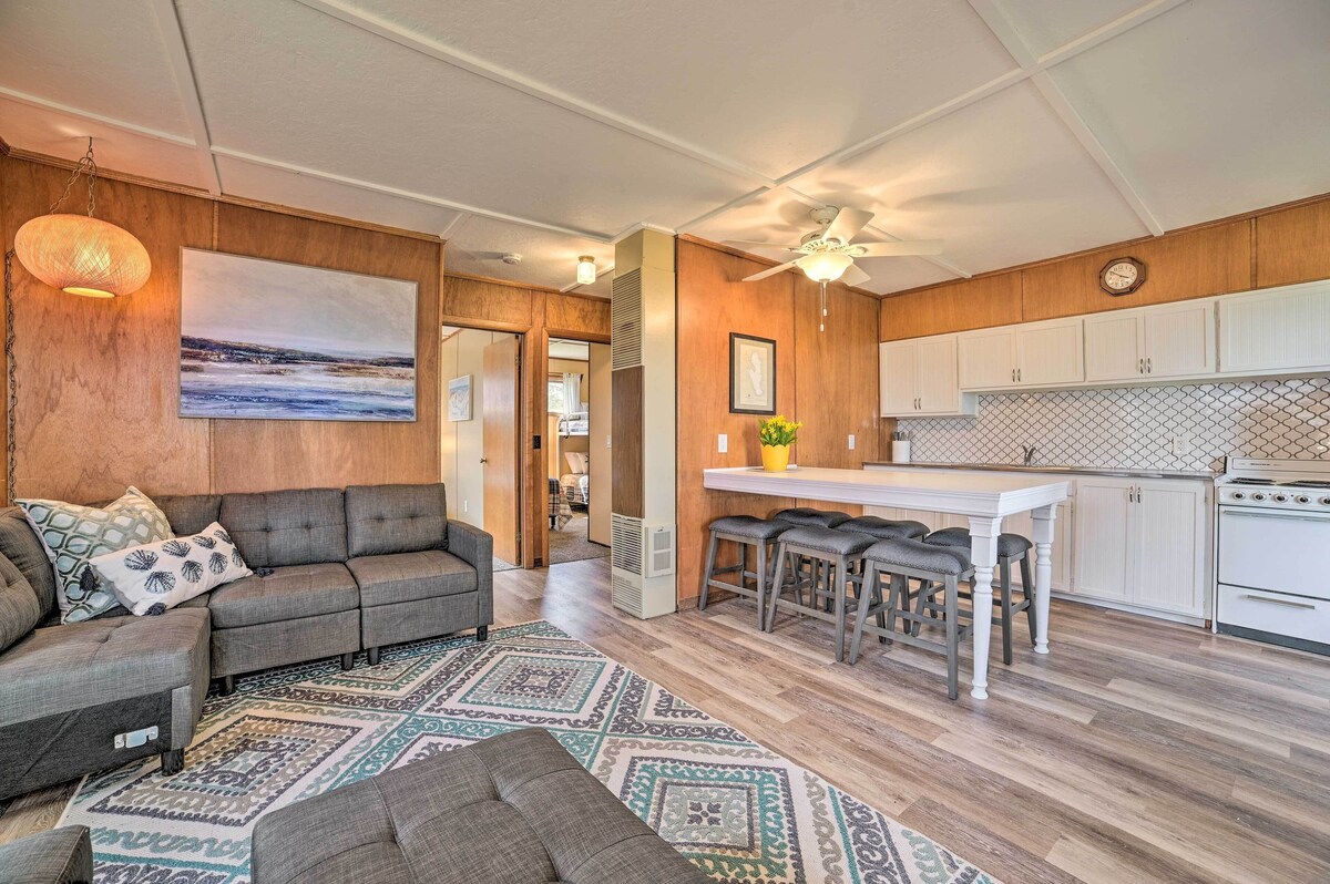 Cozy Petoskey Area Retreat on Burt Lake Access!