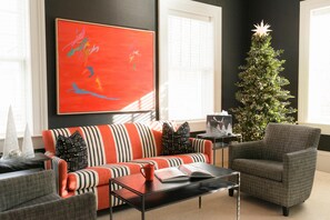 Aurora Wallcourt Hall Lobby Tree 5