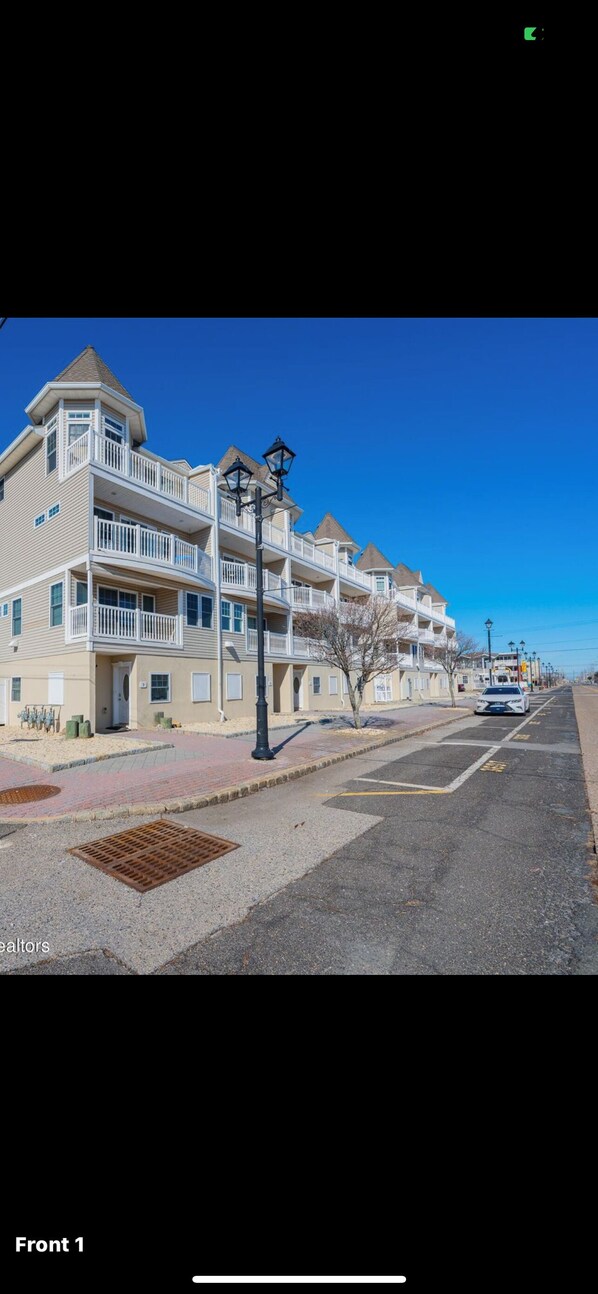 Townhouse Boulevard Front View of Complex