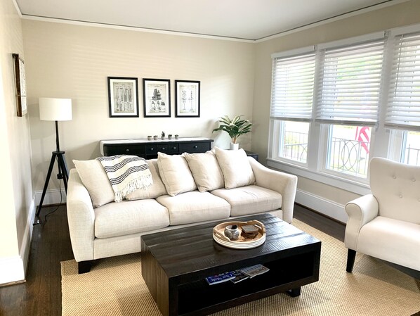 Living room
