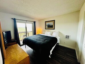 First Bedroom: King Bed