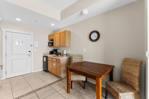 17-web-or-mls-15100 Front Beach Rd 9373