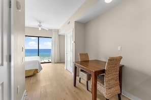 4-web-or-mls-15100 Front Beach Rd 601-5