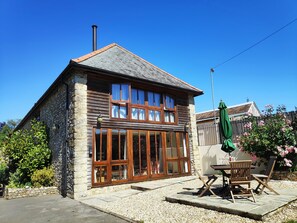 Wagon House sleeps four, both rooms with en suites