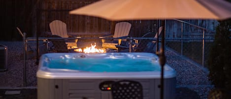 Drink and bath in our supper bubbly jacuzzi paradise!