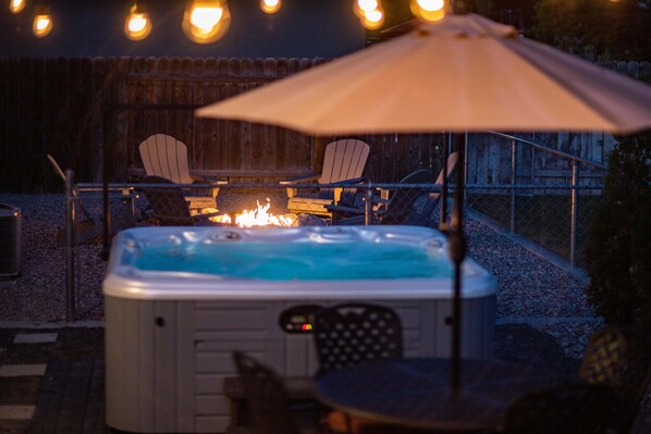 Drink and bath in our supper bubbly jacuzzi paradise!