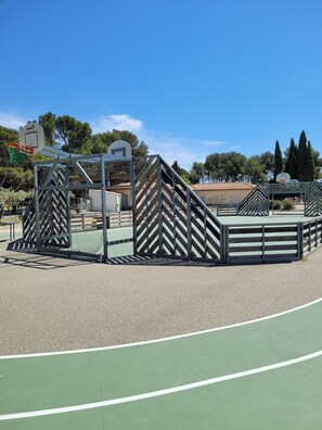 Sportplatz