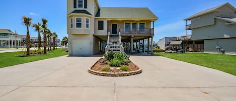 Wonderful Home- corner lot large driveway