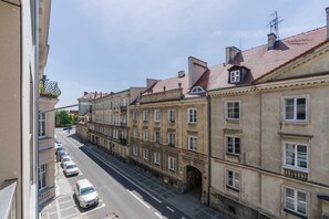 The view from the apartment to the street.