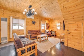 Living Room | Smart TV  | Gas Fireplace | Central A/C | Full Air Mattress