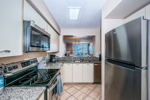 17-web-or-mls-Kitchen 1-2