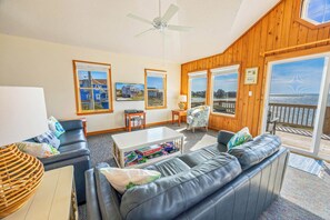 Surf or Sound Realty - 1011 - Island Attitude - Great Room -1