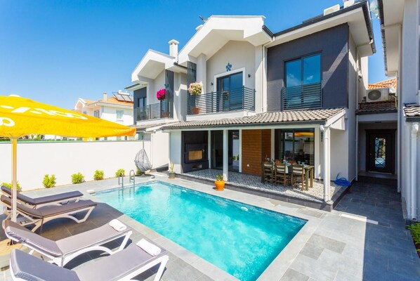 Beautiful villa with private pool and terrace