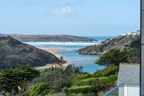 Vue sur la plage ou l’océan