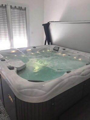 Jacuzzi
