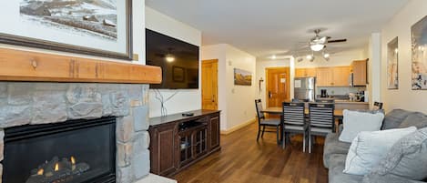 8363 Buffalo Lodge - a SkyRun Keystone Property - Living Room