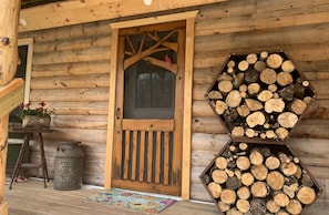 Come on in! (Yep, that's complimentary firewood.)