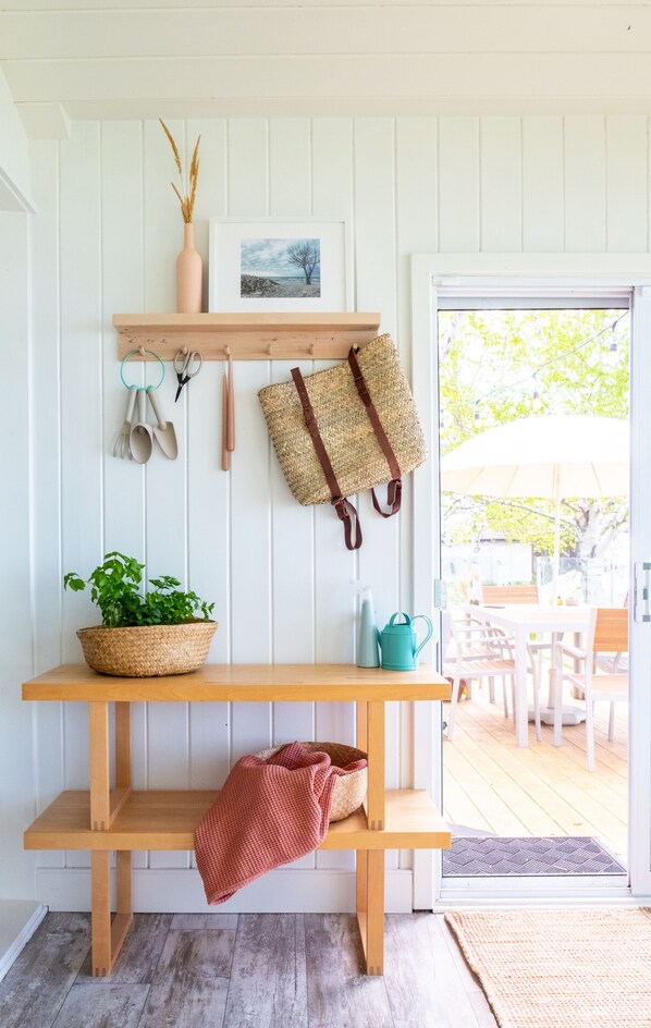 Welcome to Fitzroy Lakehouse! Enter through the side door into the sunroom.