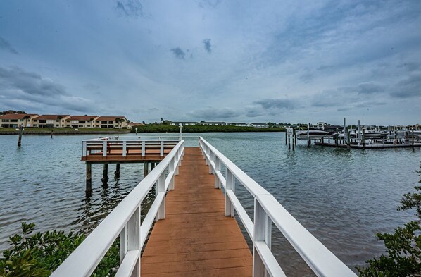 Dock