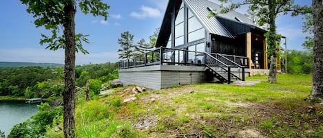 Eagle Bluff Cabin at Greers Ferry Lake