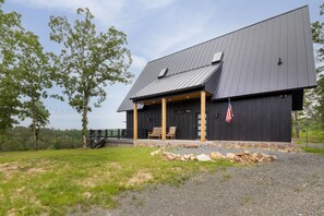 Eagle Bluff Cabin at Greers Ferry Lake