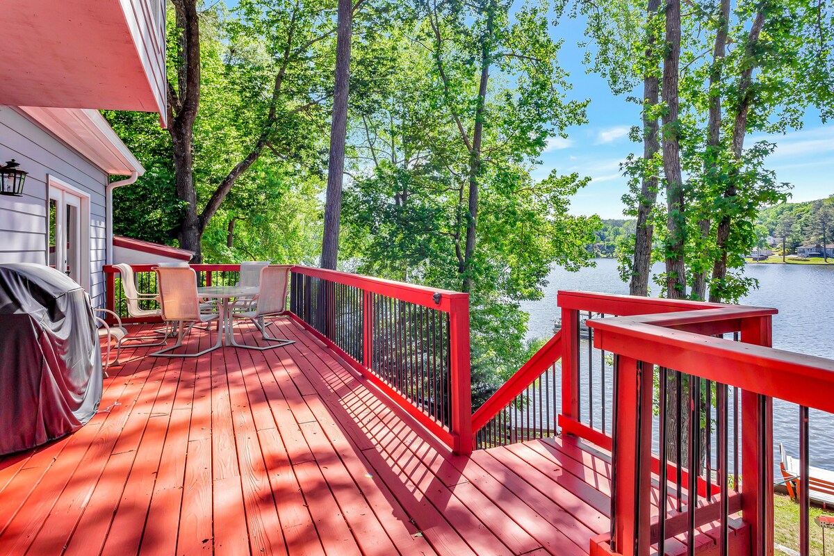 Dog-friendly lake house with dock, decks, firepit, grill, fireplace, & WiFi