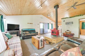 Living Room | Wood-Burning Fireplace | Books | Board Games