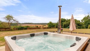 Hot tub and Gardens, The Hunting Lodge at Ragley Estate, Bolthole Retreats