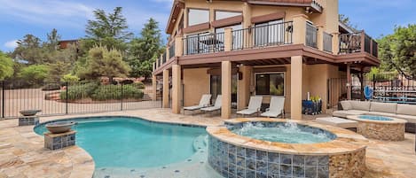 Enjoy the Brand New Pool, Hot Tub, Gas Firepit!