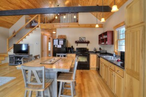 Fully applianced kitchen