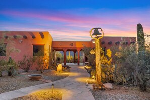 Main house (1 bedroom/ 1 bathroom) and 2 Casitas (1 bedroom/ 1bathroom)