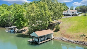 Private Dock (Boat Lift not available for guest use).