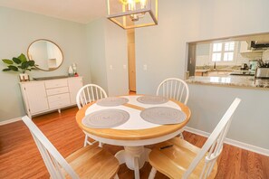 St. Augustine Beach Rentals Dining Room