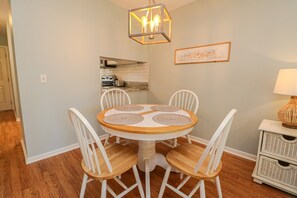 St. Augustine Beach Rentals Dining Room