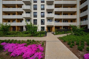 Enjoy easy access to the city's attractions from this well-located building. 