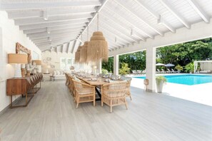 Outdoor dining