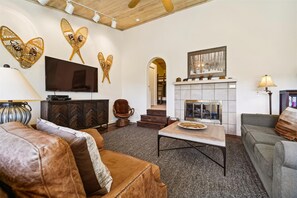 Living Room, Snowflake Lookout, Breckenridge Vacation Rental