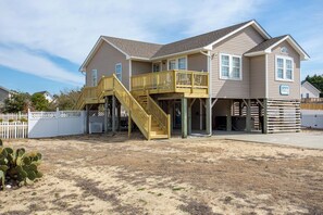 If you're looking for a dog-friendly, family-friendly beach cottage close to everything the Outer Banks has to offer, RVA Hideaway is it!