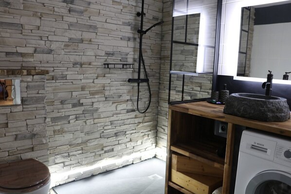 Salle de bain 1 RDC + machine Ă laver