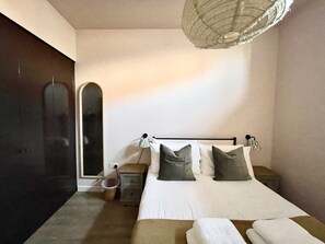 Double bed in second bedroom (1)