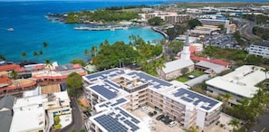 Best location in Kona. Walk everywhere! Walk to restaurants, farmers market, etc. Ocean and mountain views from the 4th floor