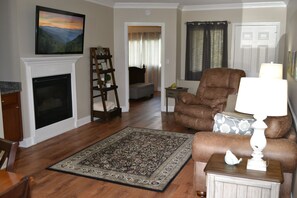 Furniture,Indoors,Living Room,Floor,Flooring