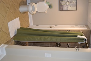 Room,Indoors,Toilet,Bathroom,Home Decor