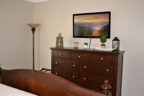 Cabinet,Furniture,Dresser,Indoors,Sideboard