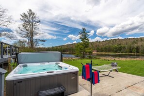 Unwind in your very own private hot tub