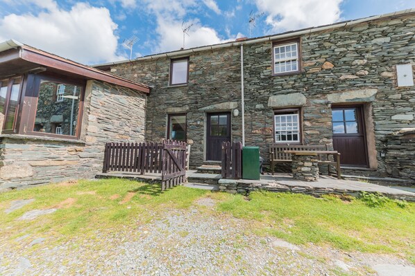 Fellside Mountain Cottage in Coppermines Valley Lake District
