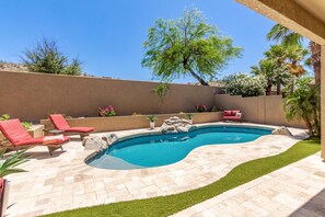 Private Heated Pool - FEE INCLUDED! No Neighbors Behind | Stylish Travertine pool deck &amp; Turf
