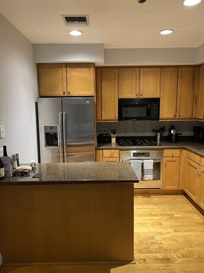 Full kitchen