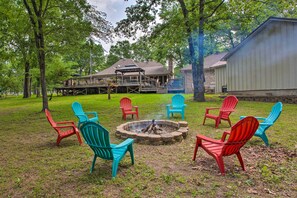 Fire Pit | Private Outdoor Pool | Hot Tub | Gas Grill | 4 Acres of Land