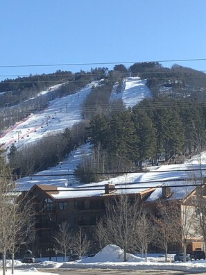 Cranmore Mt awaits you⛷